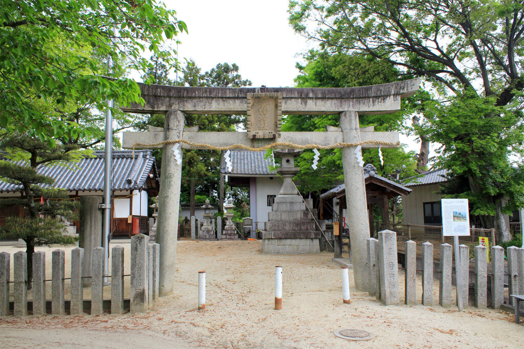 八幡神社の鳥居