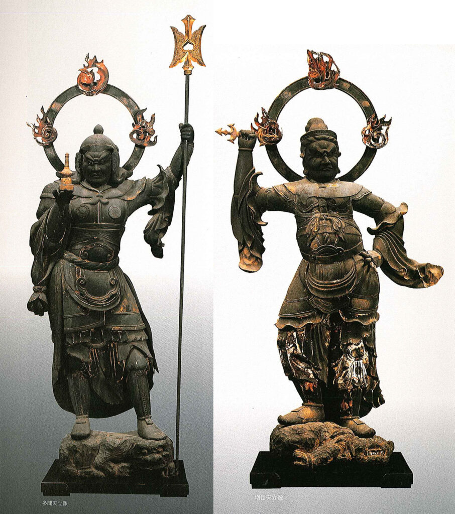 多聞天像（左）と増長天像（右）